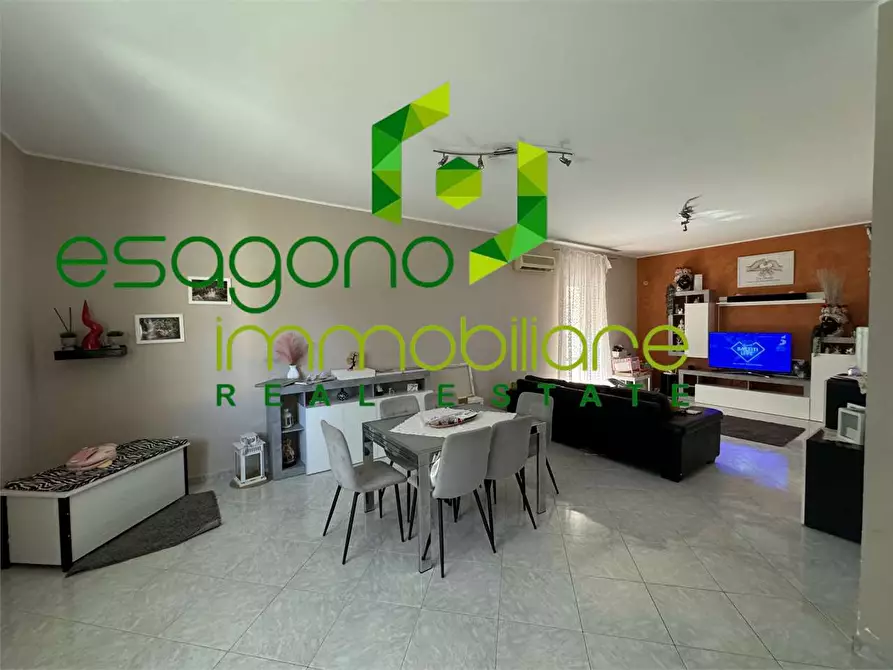 Immagine 4 di Villa in vendita  a Siracusa