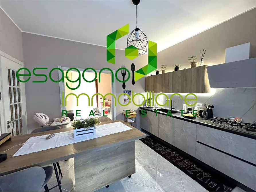 Immagine 2 di Villa in vendita  in Via Butera a Siracusa