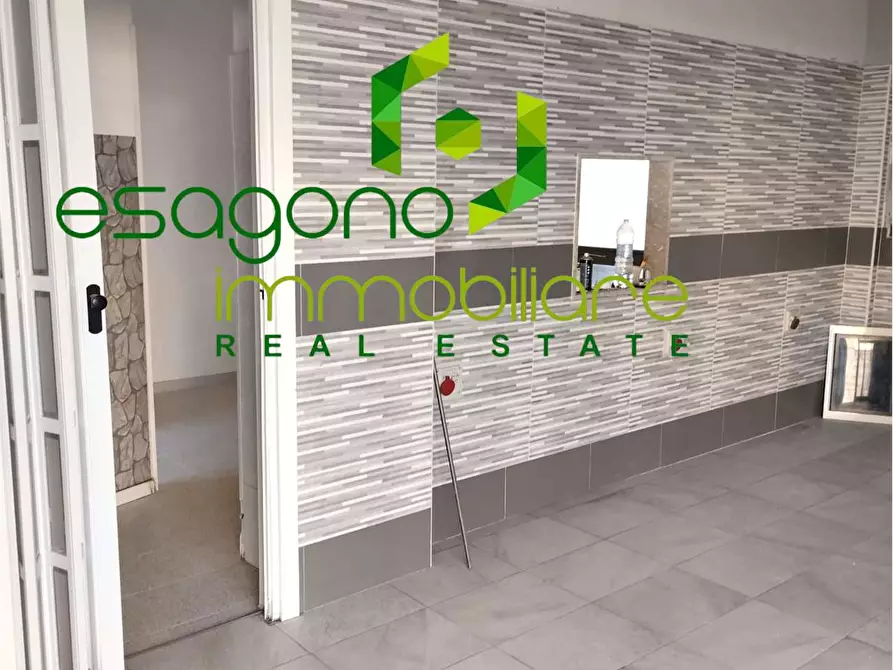 Immagine 3 di Negozio in vendita  a Siracusa