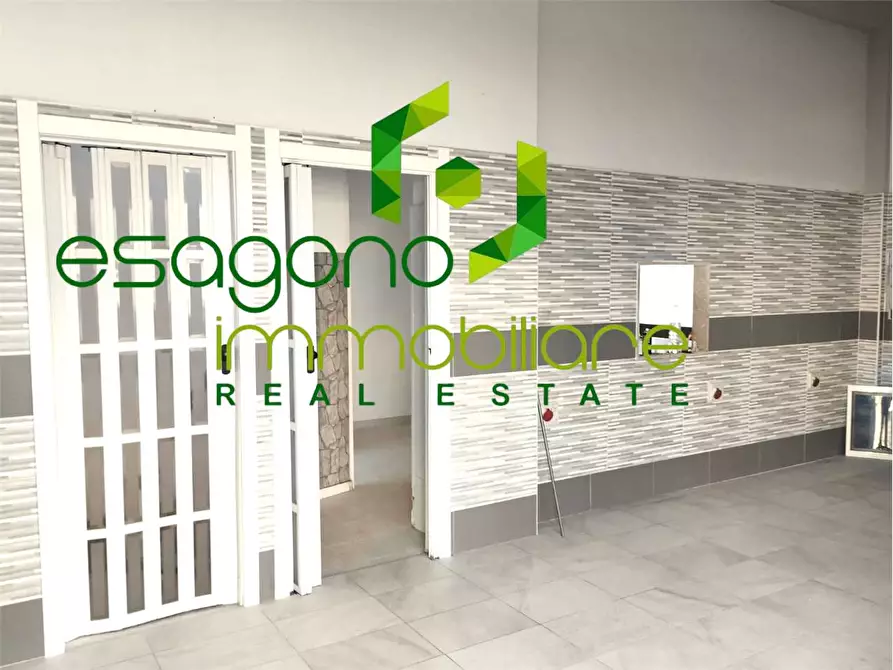 Immagine 7 di Negozio in vendita  a Siracusa