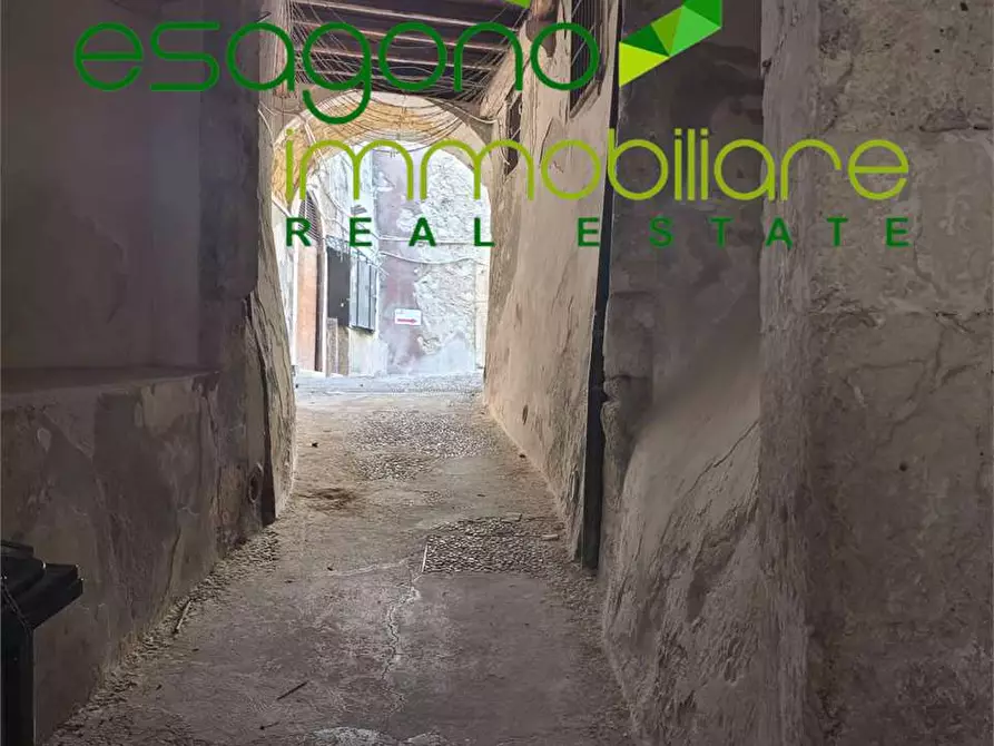 Immagine 5 di Negozio in vendita  in VIA AMALFITANIA a Siracusa