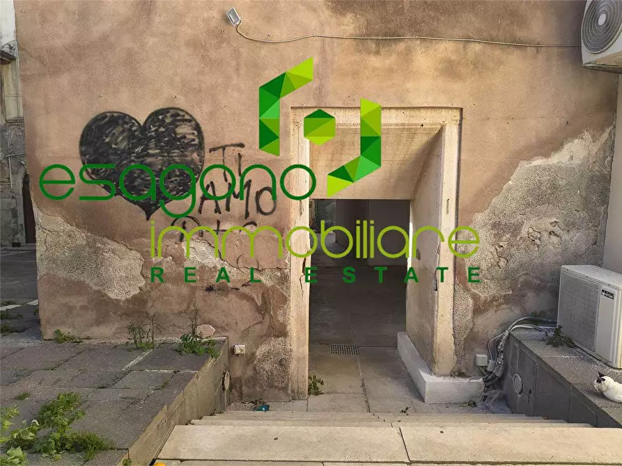 Immagine 14 di Negozio in vendita  in VIA AMALFITANIA a Siracusa