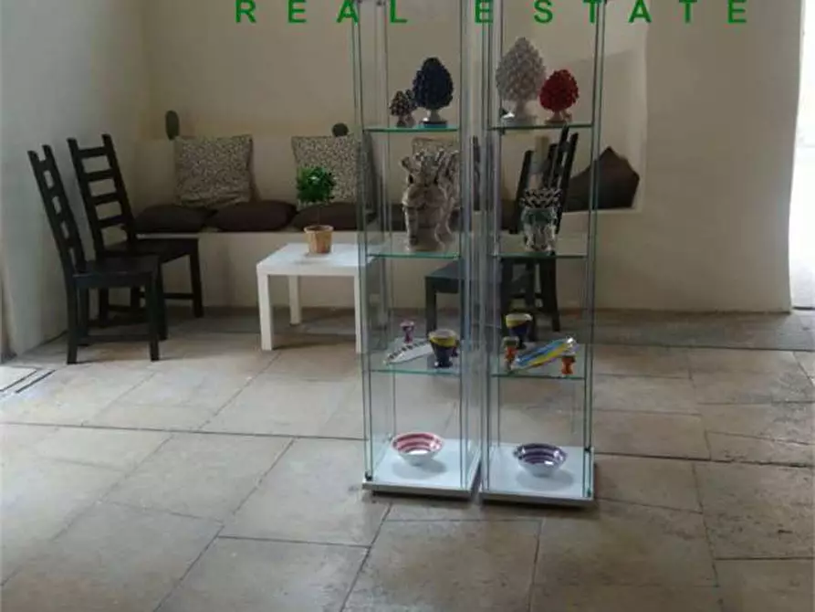 Immagine 17 di Negozio in vendita  in VIA AMALFITANIA a Siracusa