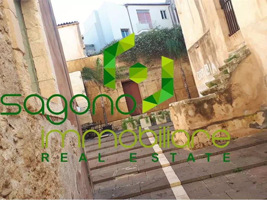 Immagine 22 di Negozio in vendita  in VIA AMALFITANIA a Siracusa