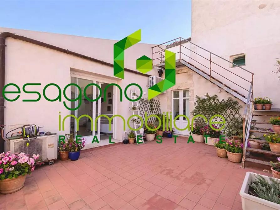 Immagine 4 di Stabile in vendita  in Via San Martino a Siracusa