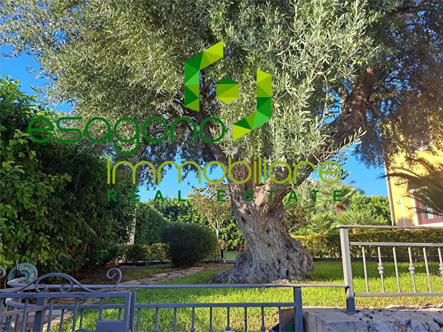 Immagine 20 di Villa in vendita  in Via Pietro Fillioley a Siracusa