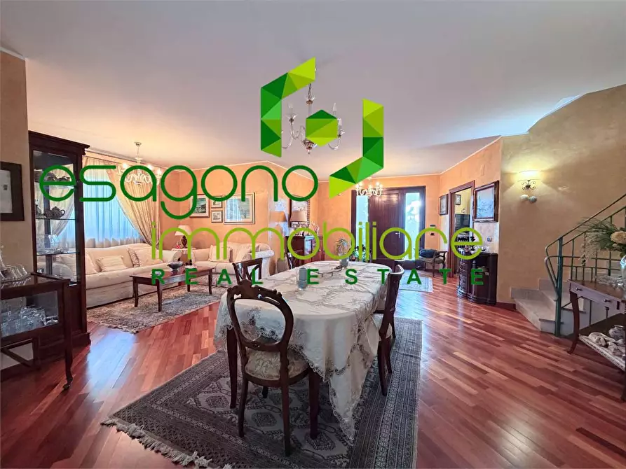 Immagine 4 di Villa in vendita  in Via Pietro Fillioley a Siracusa