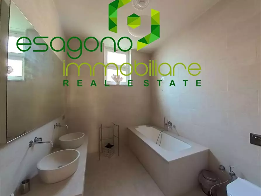 Immagine 4 di Villa in vendita  in Via Picherali a Siracusa