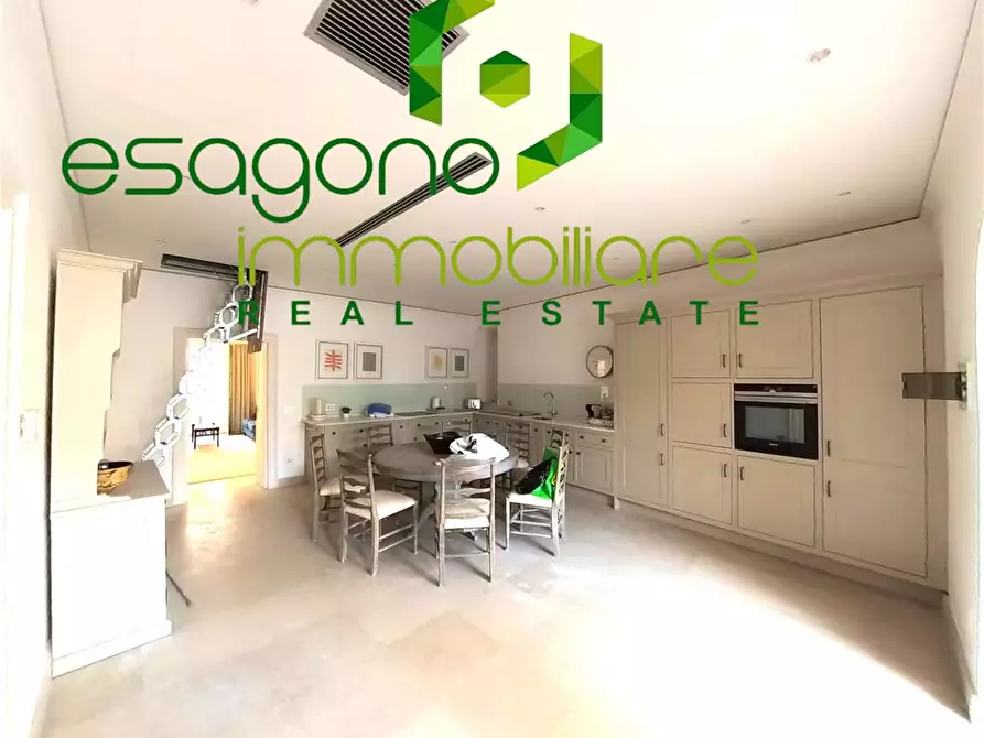 Immagine 27 di Villa in vendita  in Via Picherali a Siracusa
