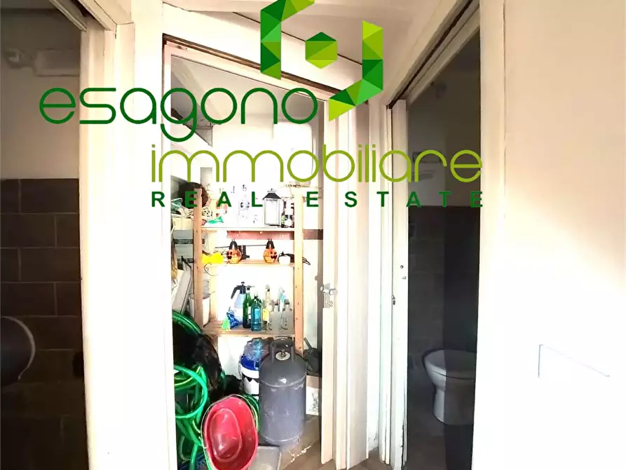Immagine 16 di Negozio in vendita  in Via Dell'Amalfitania a Siracusa