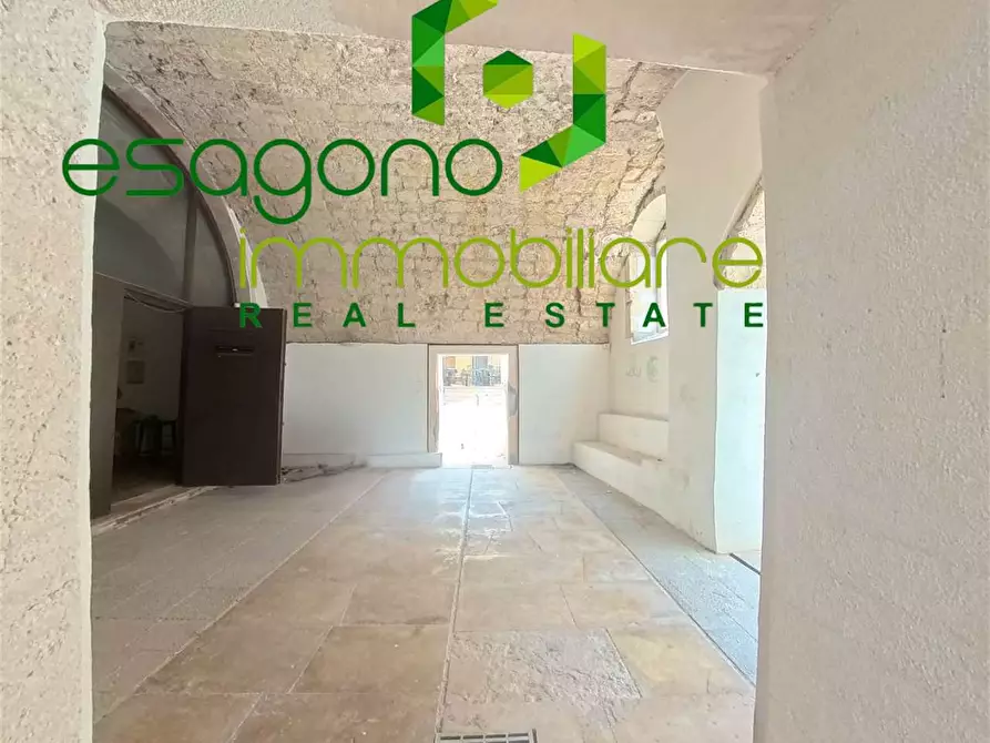 Immagine 9 di Negozio in vendita  in Via Dell'Amalfitania a Siracusa
