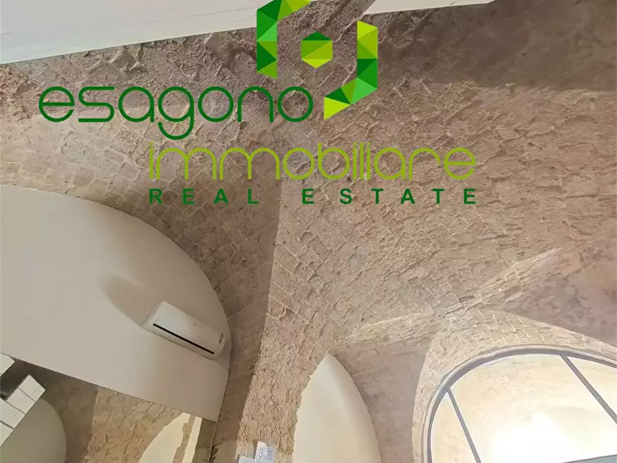Immagine 27 di Negozio in vendita  in Via Dell'Amalfitania a Siracusa