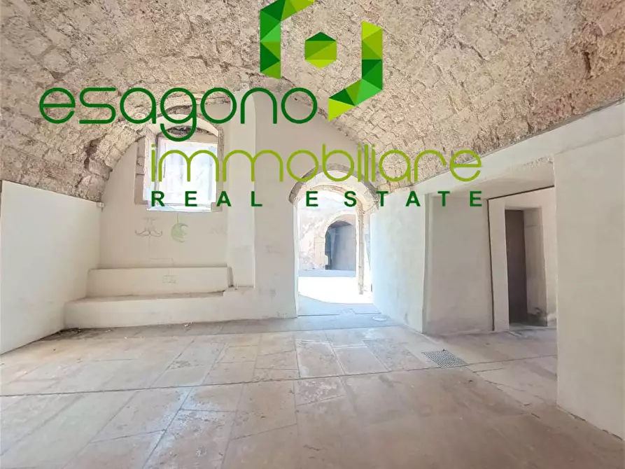 Immagine 14 di Negozio in vendita  in Via Dell'Amalfitania a Siracusa