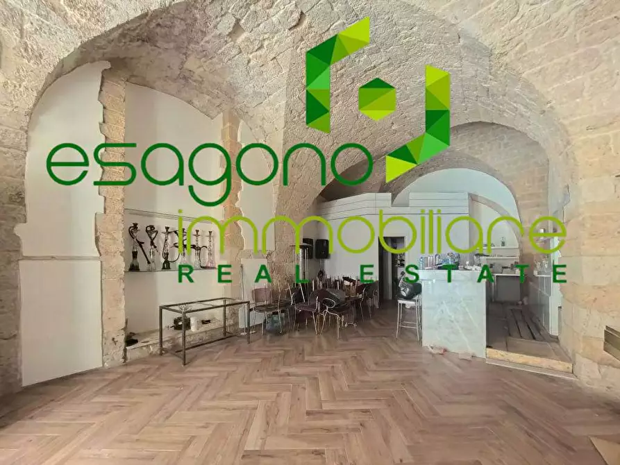 Immagine 8 di Negozio in vendita  in Via Dell'Amalfitania a Siracusa