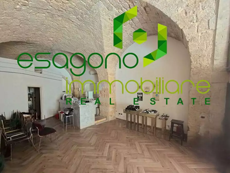 Immagine 11 di Negozio in vendita  in Via Dell'Amalfitania a Siracusa