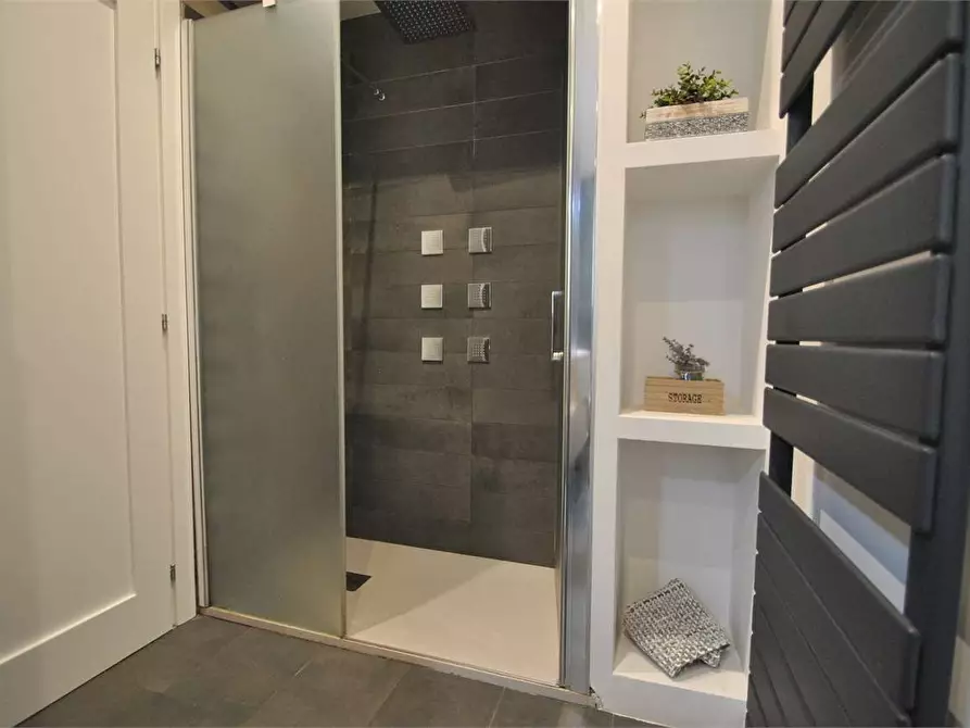 Immagine 24 di Quadrilocale in affitto  a Firenze