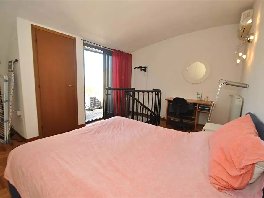 Immagine 13 di Appartamento in affitto  a Firenze