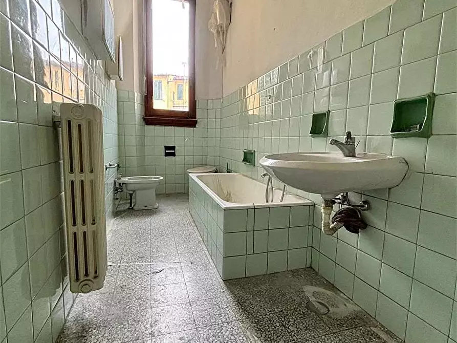 Immagine 12 di Appartamento in vendita  in Via Vittorio Emanuele 178 a Firenze