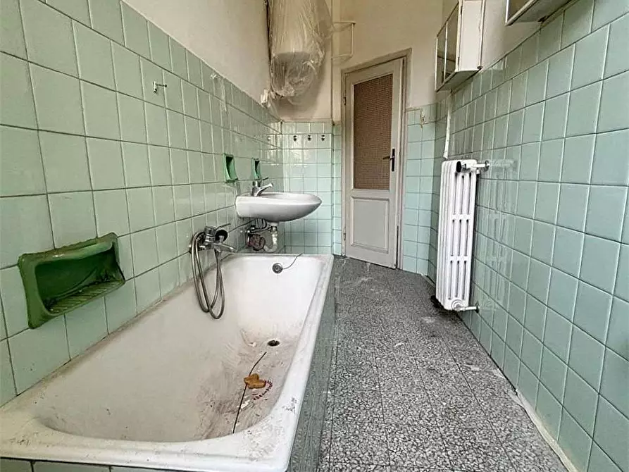 Immagine 13 di Appartamento in vendita  in Via Vittorio Emanuele 178 a Firenze