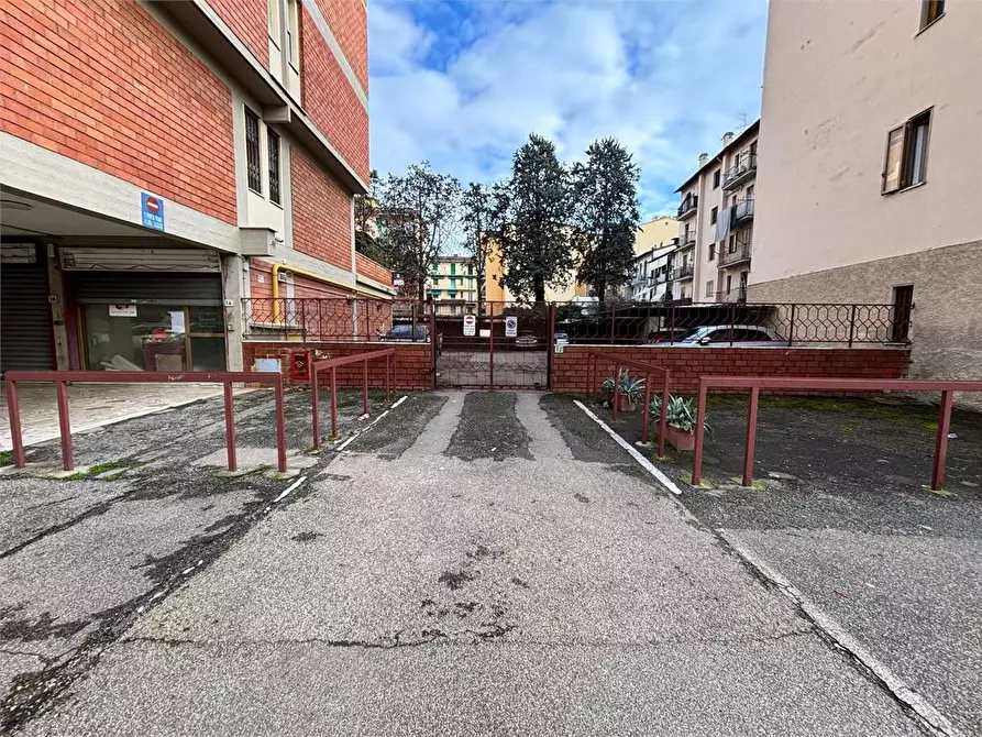 Immagine 1 di Posto auto in vendita  in Via Morandi  12 a Firenze