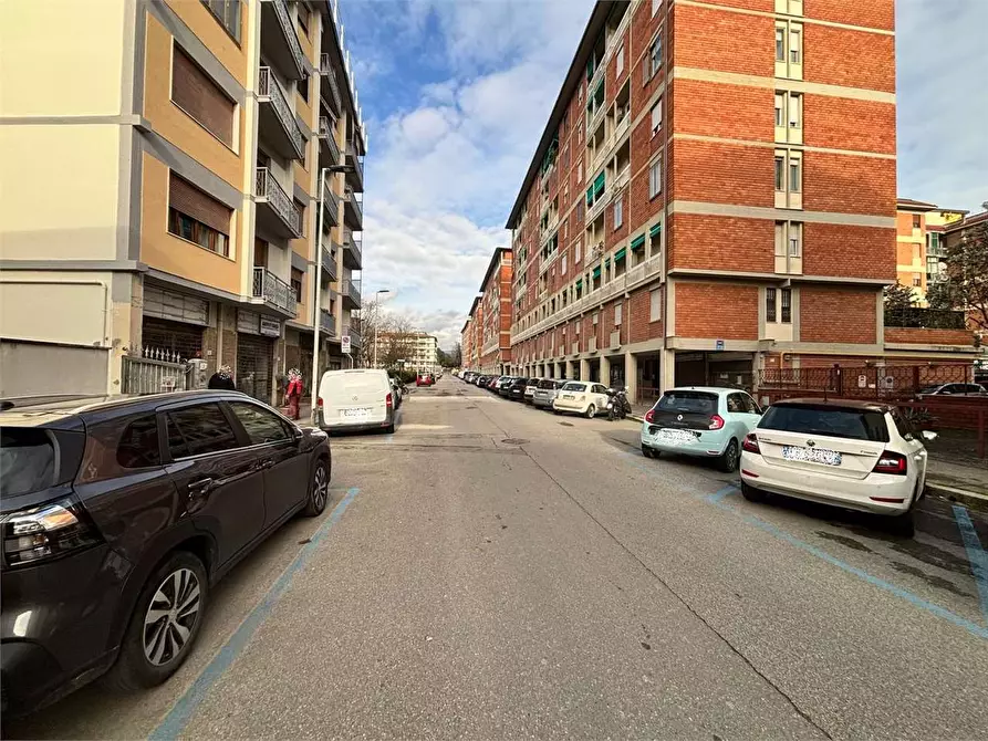 Immagine 3 di Posto auto in vendita  in Via Morandi  12 a Firenze