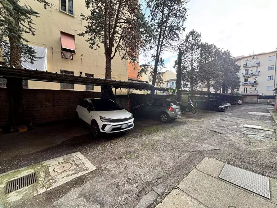 Immagine 2 di Posto auto in vendita  in Via Morandi  12 a Firenze