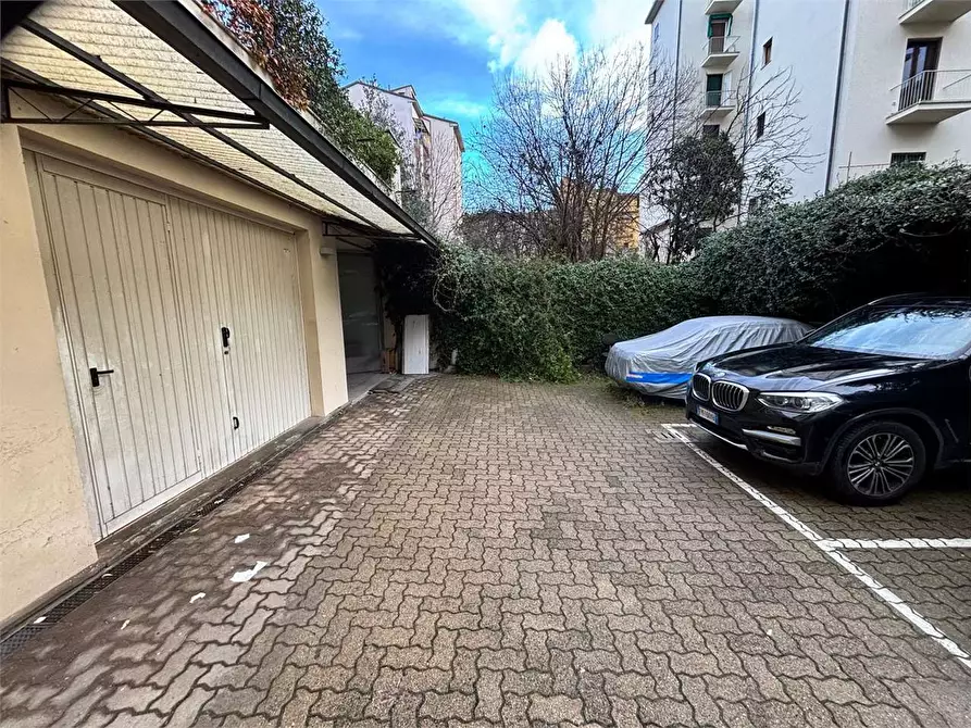 Immagine 4 di Laboratorio in vendita  a Firenze