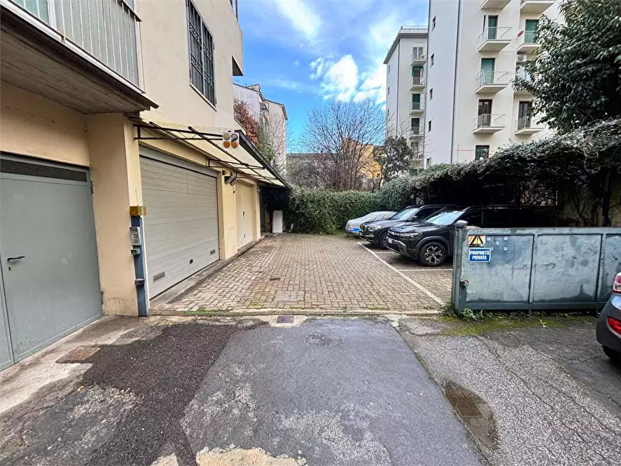 Immagine 10 di Laboratorio in vendita  a Firenze