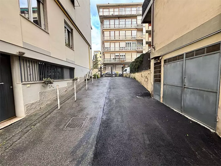 Immagine 12 di Laboratorio in vendita  a Firenze