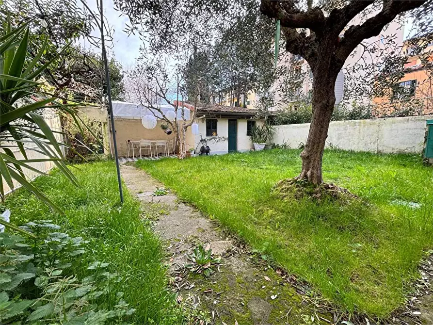 Immagine 2 di Appartamento in vendita  in Via Vezzani 39 a Firenze