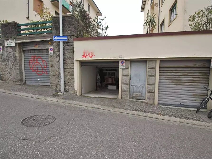 Immagine 2 di Garage in vendita  in Via Mattioli 74 a Firenze
