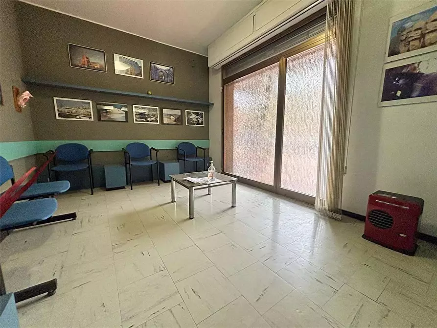 Immagine 6 di Negozio in vendita  a Firenze