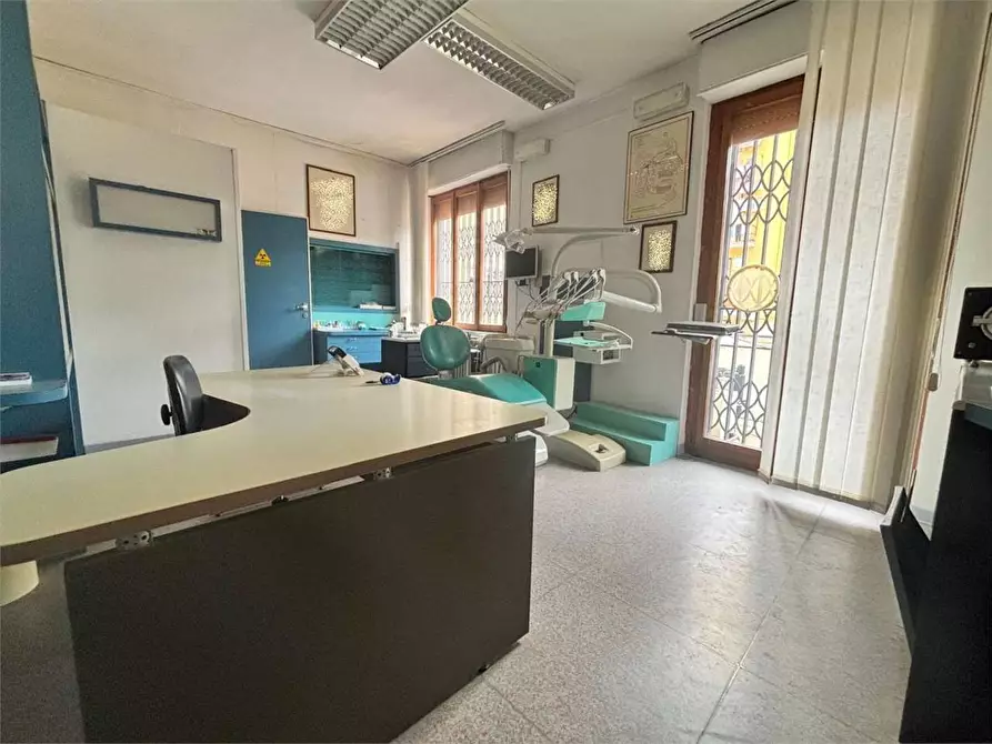 Immagine 8 di Negozio in vendita  a Firenze