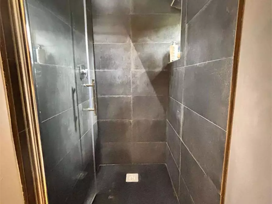 Immagine 22 di Appartamento in vendita  in P.zza N. Tommaseo 1 a Firenze