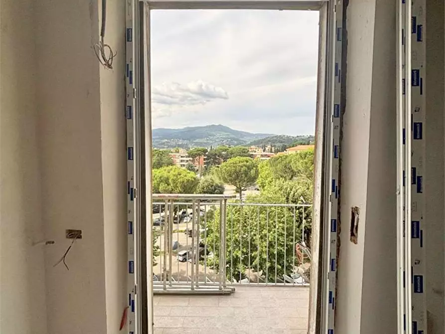 Immagine 17 di Appartamento in vendita  a Firenze