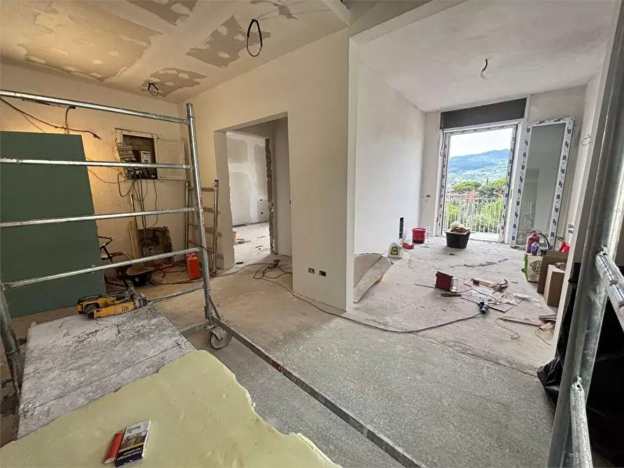 Immagine 18 di Appartamento in vendita  a Firenze