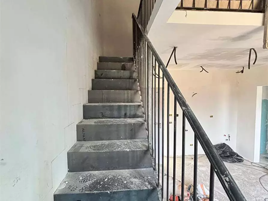 Immagine 5 di Appartamento in vendita  in Via Mercati  73 a Firenze
