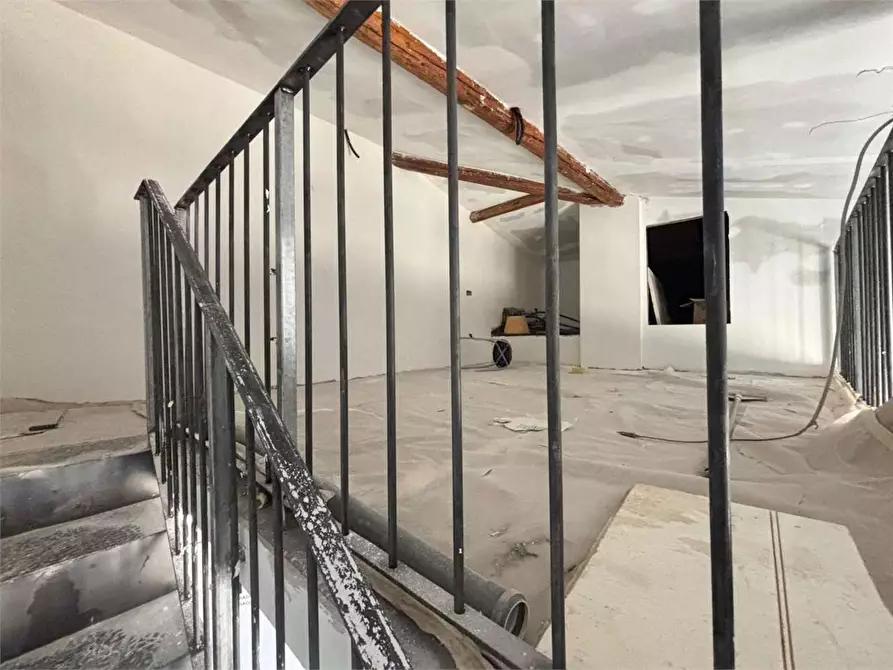 Immagine 6 di Appartamento in vendita  in Via Mercati  73 a Firenze