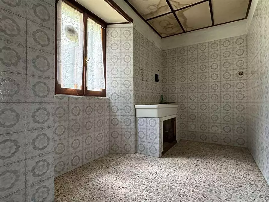 Immagine 9 di Casa indipendente in vendita  in Località San Rocco a Premia