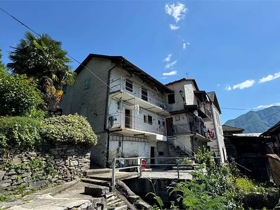 Immagine 1 di Porzione di casa in vendita  in Località Quartero a Domodossola