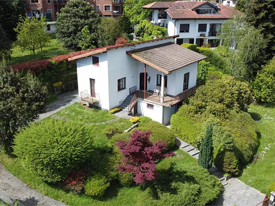 Immagine 2 di Casa indipendente in vendita  in Via Parco Rimembranze 5 a Baveno