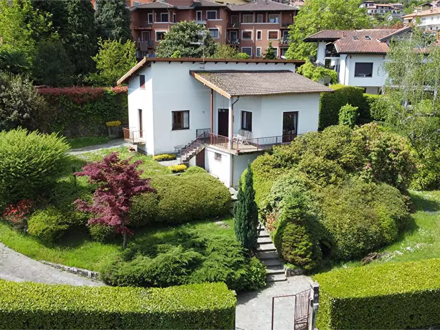 Immagine 3 di Casa indipendente in vendita  in Via Parco Rimembranze 5 a Baveno