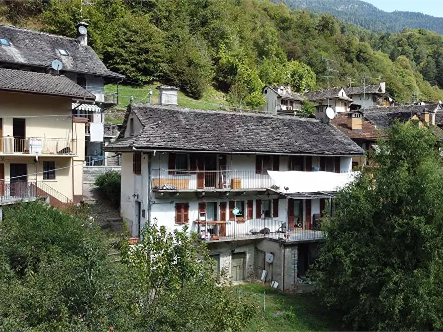 Immagine 1 di Casa indipendente in vendita  in Frazione Bertonio 65 a Varzo