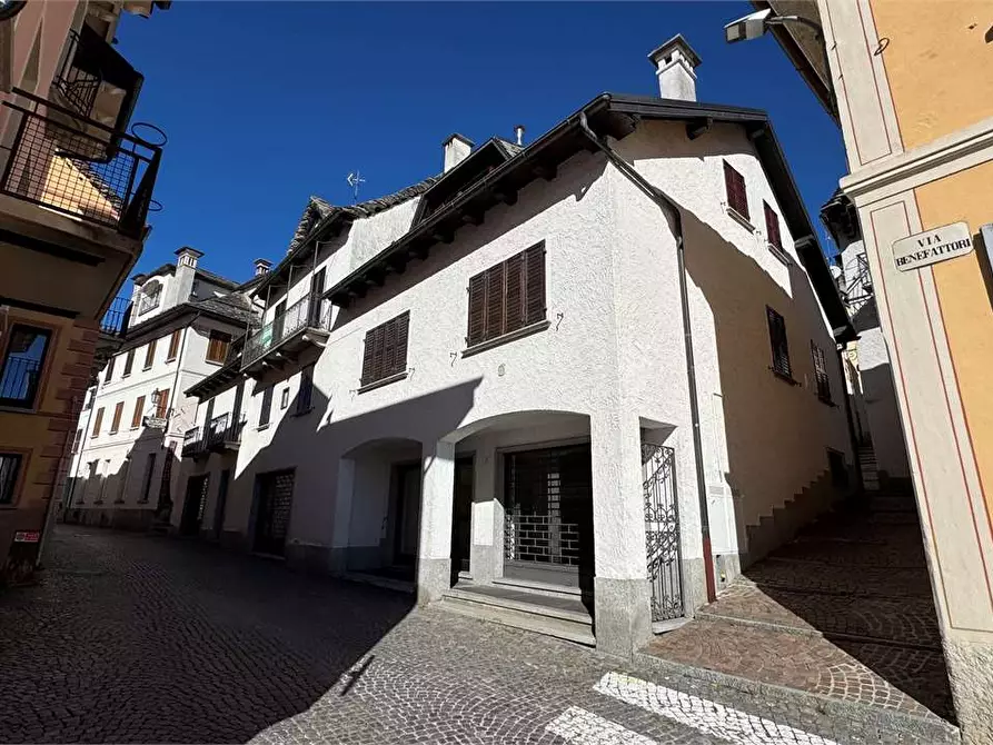 Immagine 6 di Negozio in vendita  in Via Benefattori 2 a Toceno