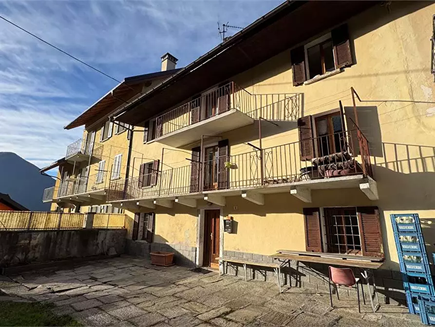 Immagine 1 di Casa indipendente in vendita  in Frazione Cardezza x a Beura-Cardezza