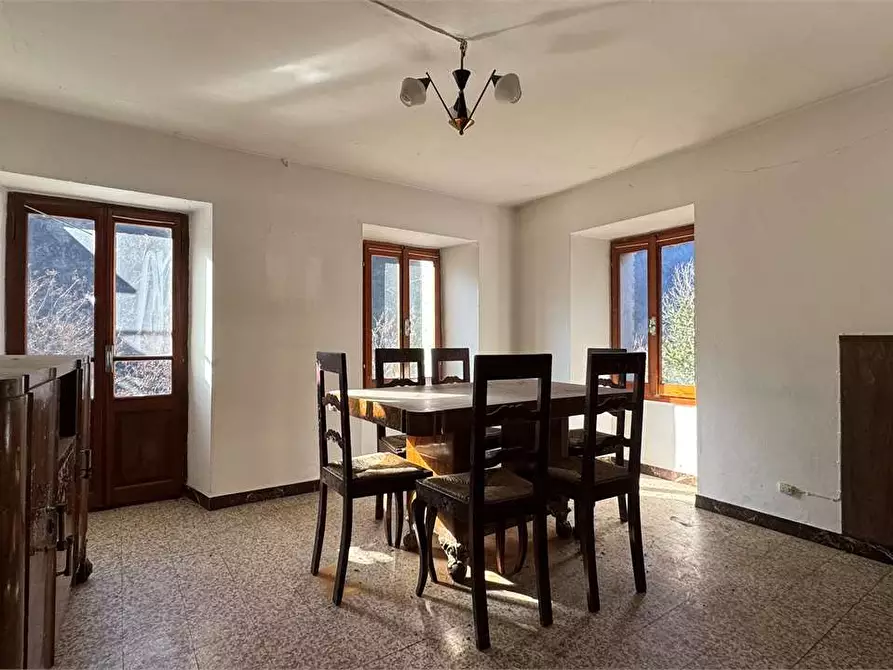 Immagine 5 di Casa indipendente in vendita  in Via Sempione a Varzo