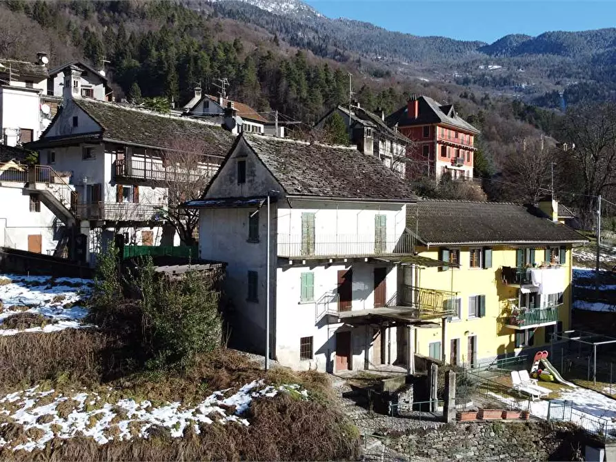 Immagine 1 di Casa indipendente in vendita  in Via Sempione a Varzo