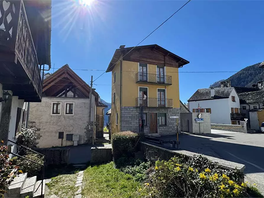 Immagine 2 di Casa indipendente in vendita  in Frazione Mozzio 119 a Crodo