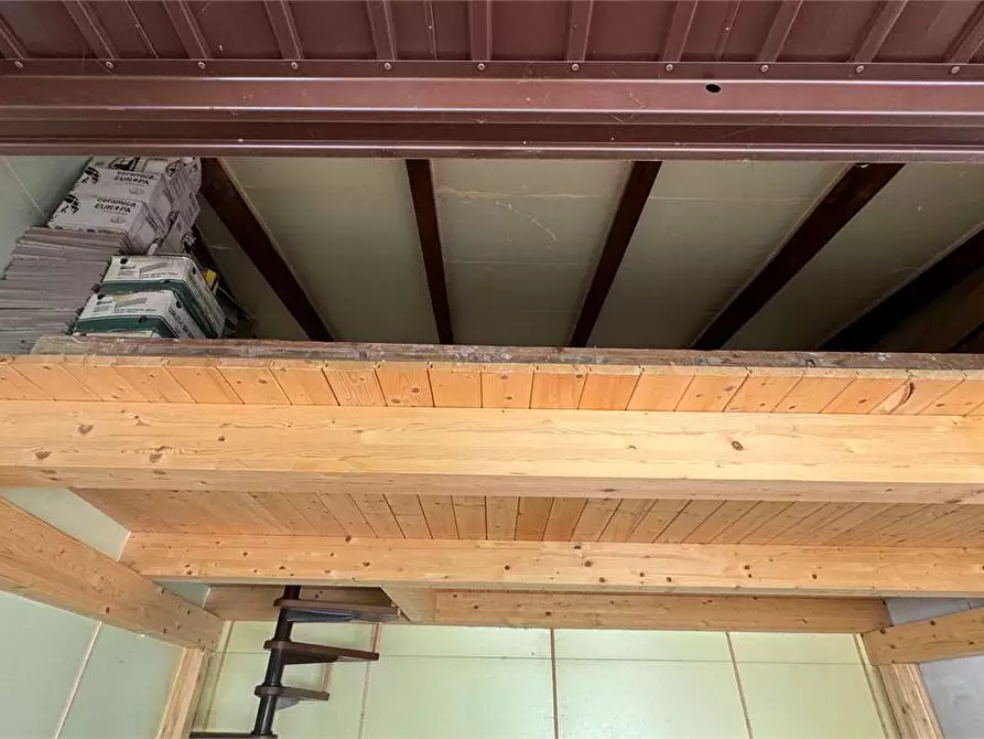 Immagine 7 di Garage in vendita  a Domodossola