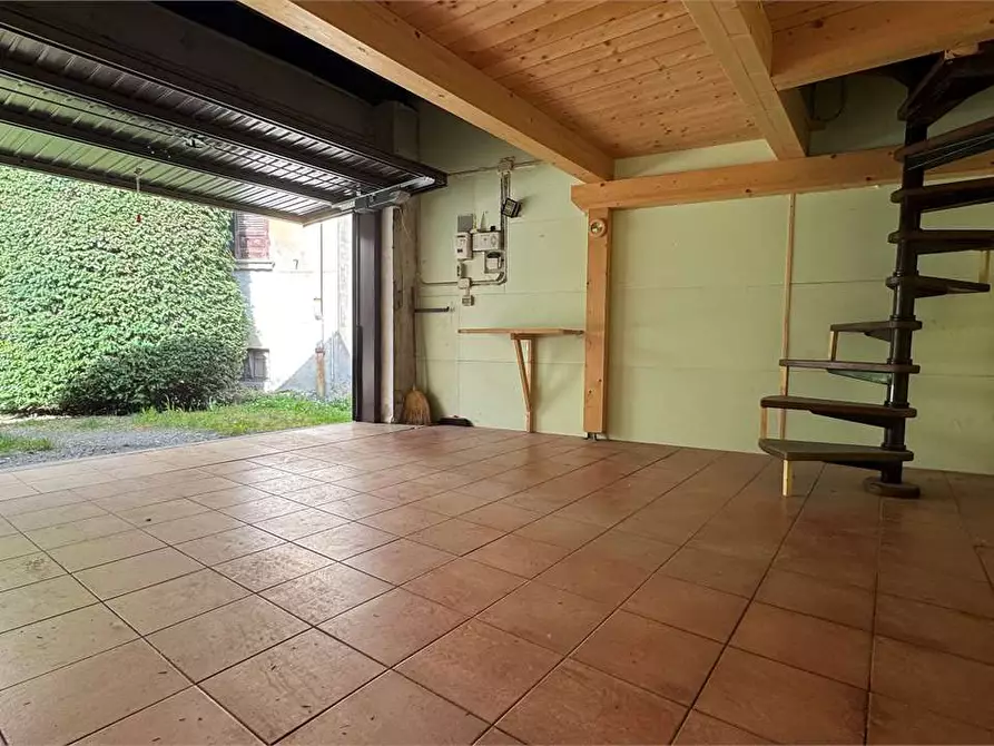 Immagine 5 di Garage in vendita  a Domodossola